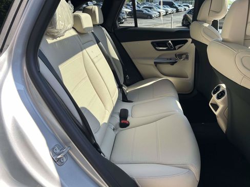 New 2027 Mercedes-Benz GLC 300 image 40