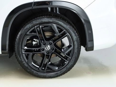 New 2026 Volkswagen Tiguan SE R-Line image 45