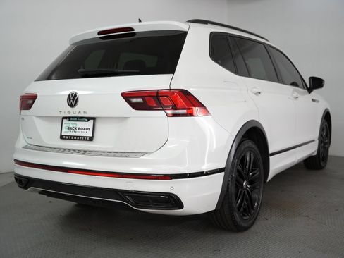 Used 2022 Volkswagen Tiguan SE R-Line FWD image 9