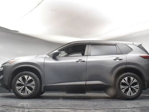 Used 2022 Nissan Rogue SV image 32