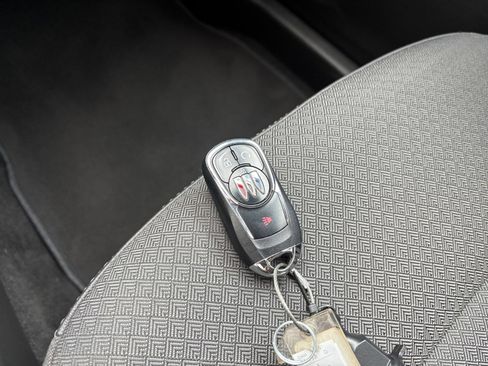 Used 2025 Buick Encore GX Preferred FWD image 21