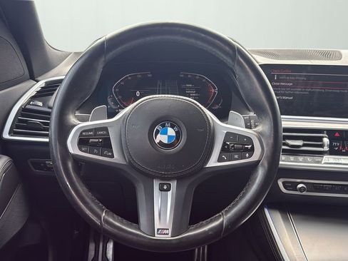 Used 2022 BMW X5 sDrive40i w/ M Sport Package image 11