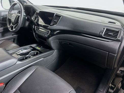 Certified 2024 Honda Passport Black Edition image 35