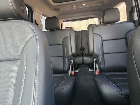 Used 2023 GMC Acadia SLT w/ Preferred Package image 27