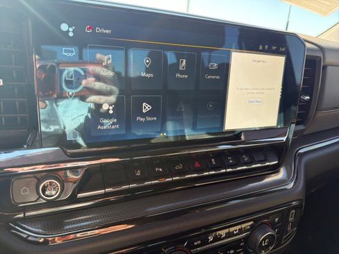 Used 2024 Chevrolet Silverado 2500 ZR2 w/ Technology Package image 11