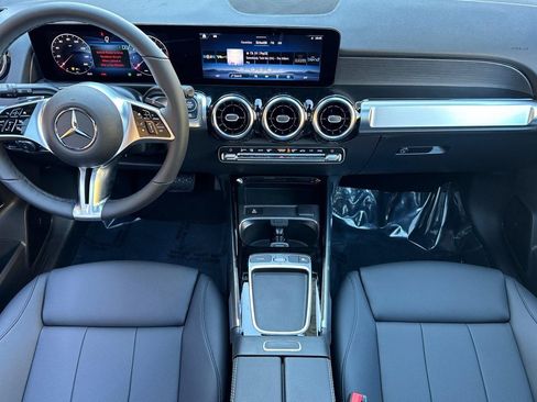 Used 2026 Mercedes-Benz GLB 250 image 13