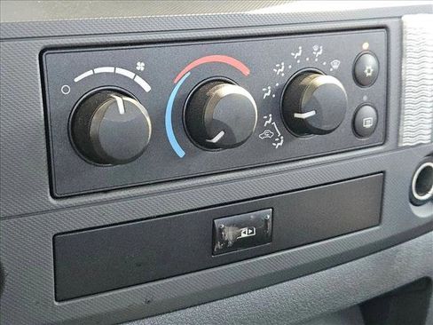 Used 2008 Dodge Ram 1500 Truck SLT image 9