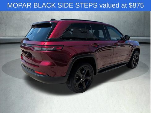 Used 2023 Jeep Grand Cherokee Altitude AWD/4WD image 7