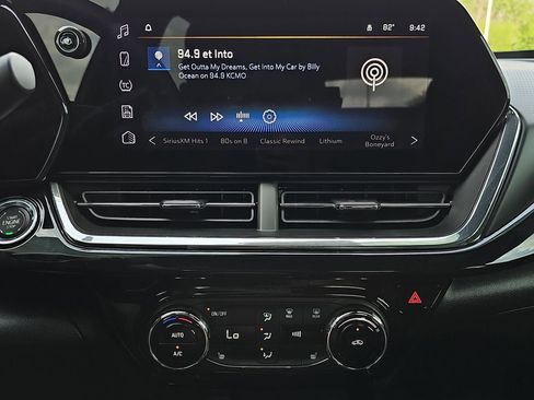 Used 2025 Chevrolet Trax RS w/ Driver Confidence Package image 25