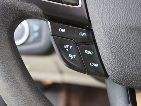 Used 2019 Ford Escape SE FWD image 17