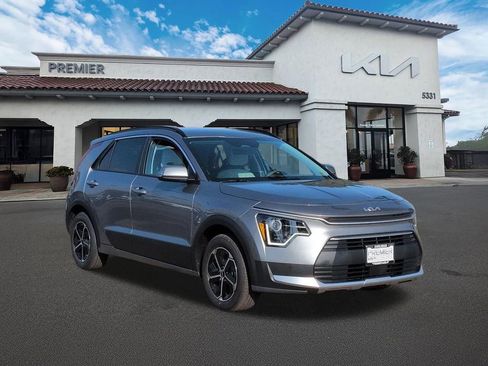 New 2026 Kia Niro EX FWD image 2
