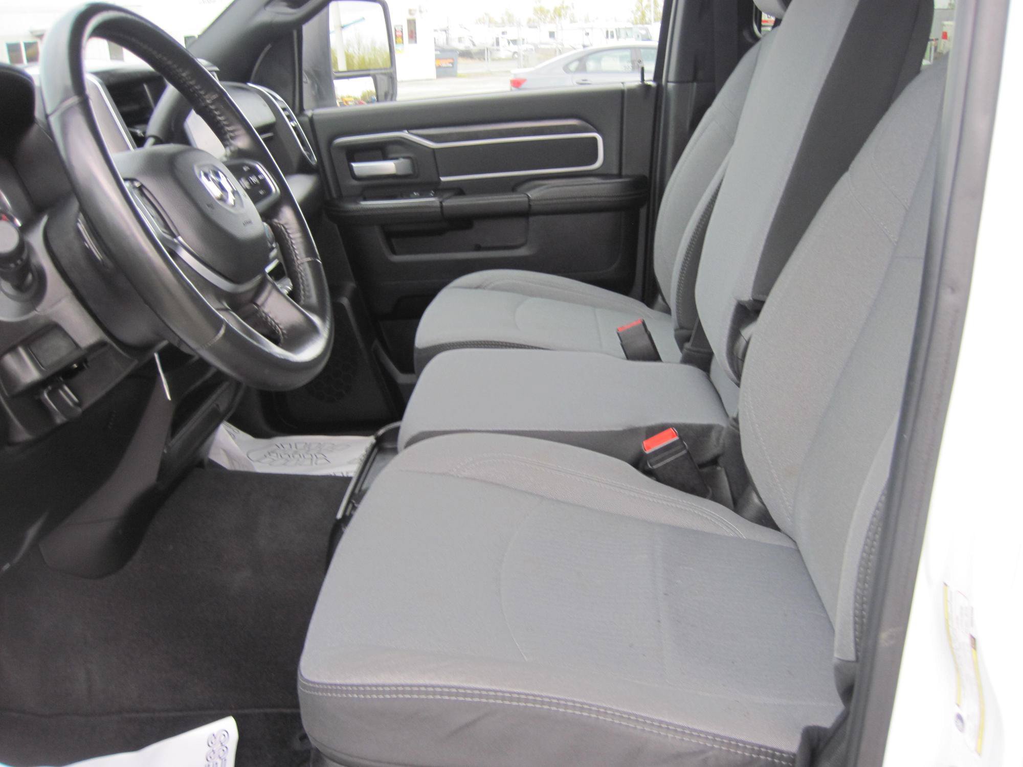 Used 2024 RAM 3500 Big Horn AWD/4WD image 24