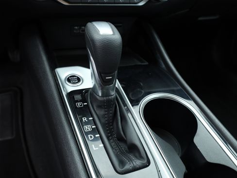 Used 2024 Nissan Altima 2.5 SV image 11