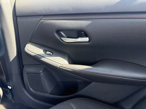 Used 2025 Nissan Sentra SR FWD image 11