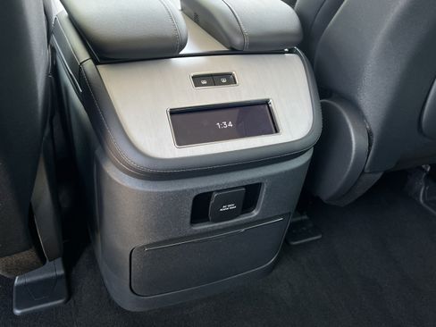 Used 2025 Lincoln Navigator Reserve AWD/4WD image 25