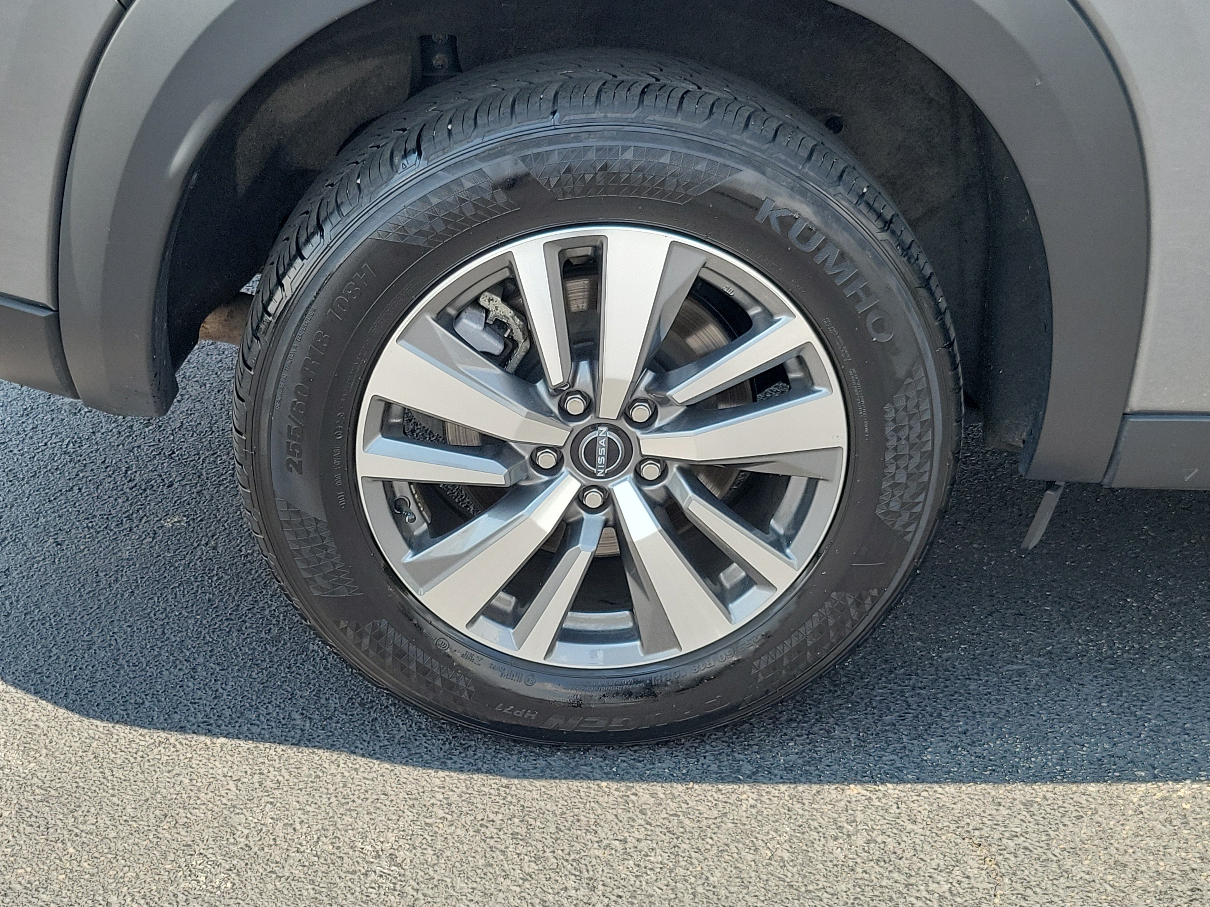 Used 2025 Nissan Pathfinder SL AWD/4WD image 6