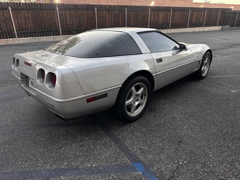 Used 1996 Chevrolet Corvette Coupe RWD image 4