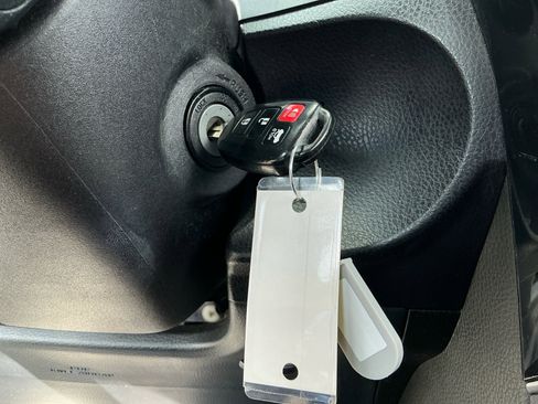 Used 2019 Toyota Corolla LE image 28