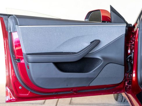 Used 2025 Tesla Model 3 image 14