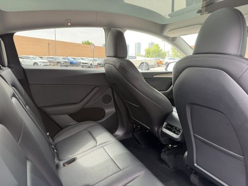 Used 2025 Tesla Model Y Long Range RWD image 41
