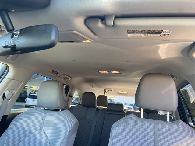 Used 2021 Toyota Highlander LE FWD image 29