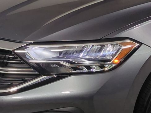Used 2024 Volkswagen Jetta SE FWD image 10