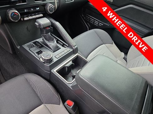 Used 2024 Toyota Tacoma TRD Off-Road image 25