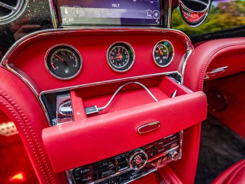 Used 2019 Bentley Mulsanne Speed image 34