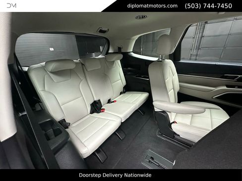 Used 2023 Kia Telluride EX w/ EX Captain's Chair Package image 22
