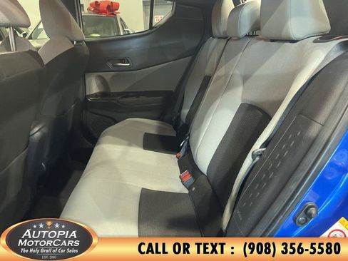 Used 2019 Toyota C-HR XLE FWD image 16