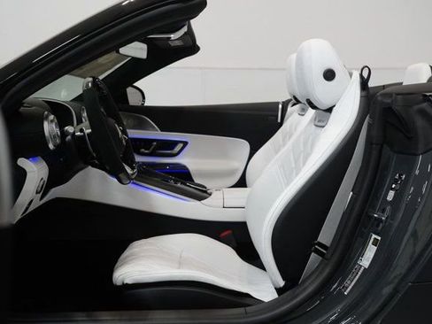 New 2025 Mercedes-Benz SL 63 AMG 4MATIC image 18