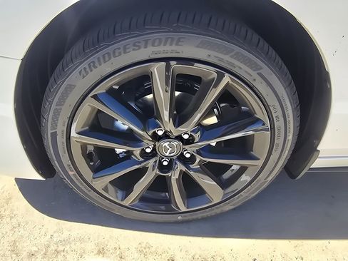 New 2026 MAZDA MAZDA3 2.5 S Hatchback w/ Premium Pkg FWD image 9