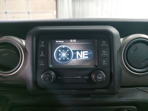 Used 2018 Jeep Wrangler Unlimited Sport image 23