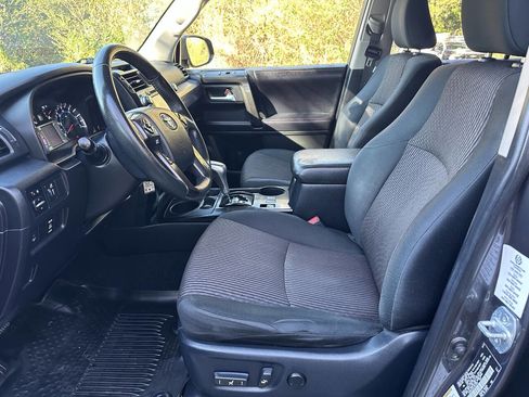 Used 2018 Toyota 4Runner 4WD image 11