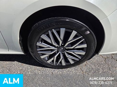 Used 2025 Nissan Altima 2.5 SV image 15