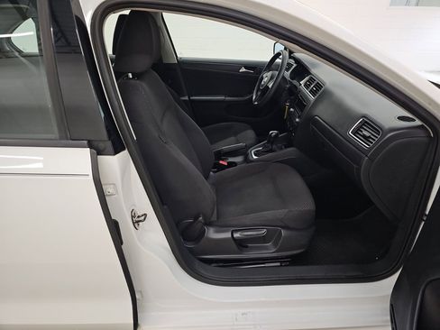 Used 2014 Volkswagen Jetta S image 8