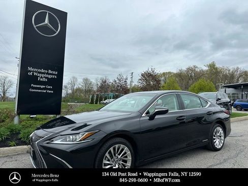 Used 2022 Lexus ES 300h w/ Luxury Package FWD image 1