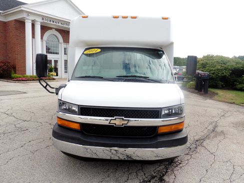Used 2014 Chevrolet Express 4500 w/ Shuttle Bus Package image 12