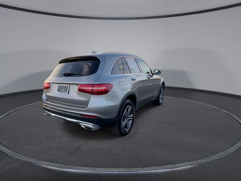 Used 2019 Mercedes-Benz GLC 300 4MATIC image 8