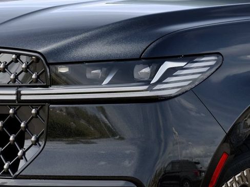 New 2027 Lincoln Navigator Black Label AWD/4WD image 18