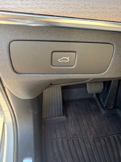 Used 2026 Volvo XC90 B6 Plus w/ Protection Package AWD/4WD image 18