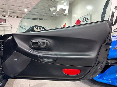 Used 2001 Chevrolet Corvette Z06 w/ Memory Pkg RWD image 14
