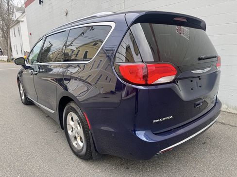 Used 2018 Chrysler Pacifica Limited w/ Advanced Safetytec Group image 8