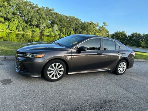 Used 2020 Toyota Camry LE FWD image 2