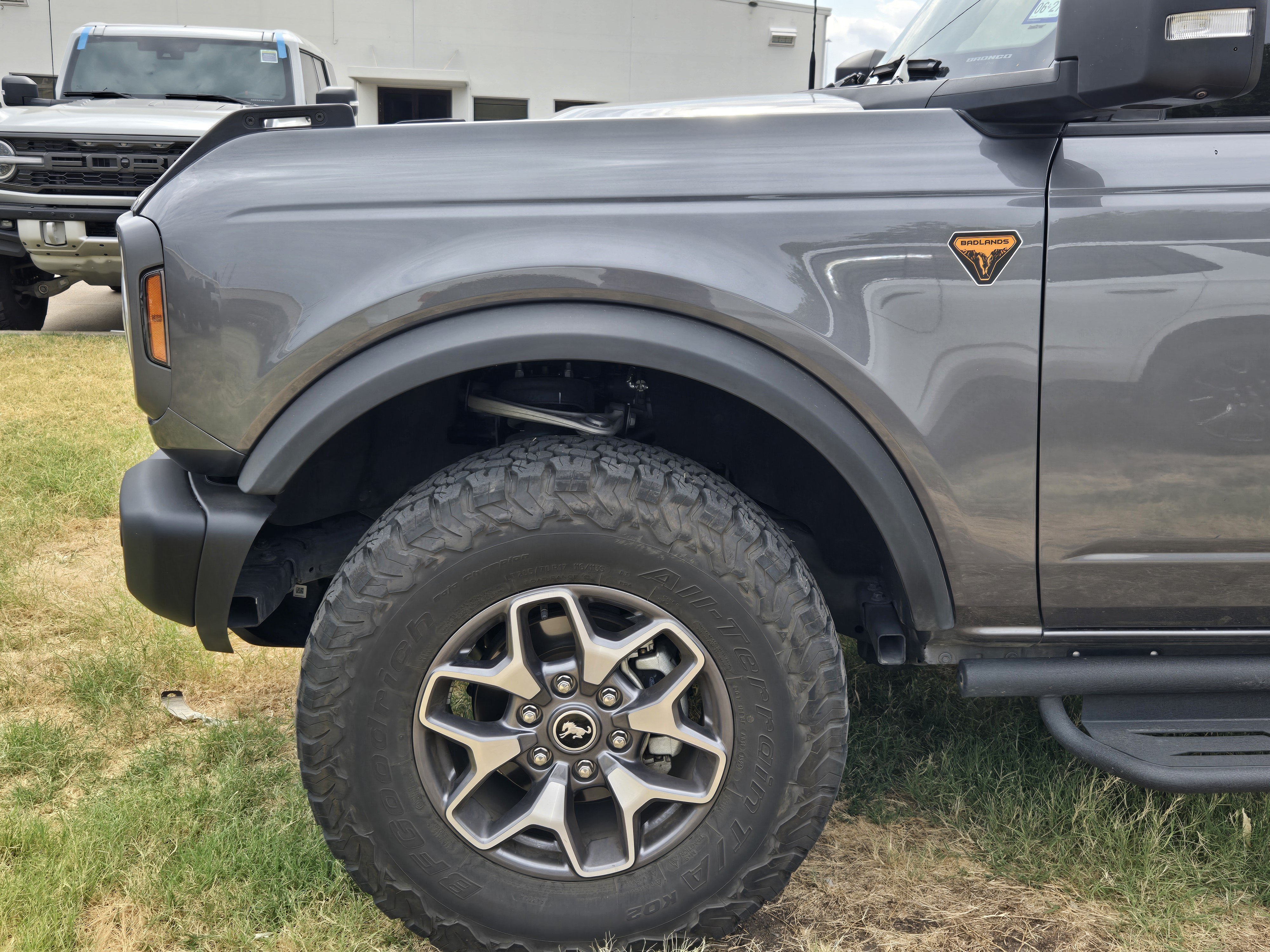 Used 2025 Ford Bronco Badlands AWD/4WD image 8