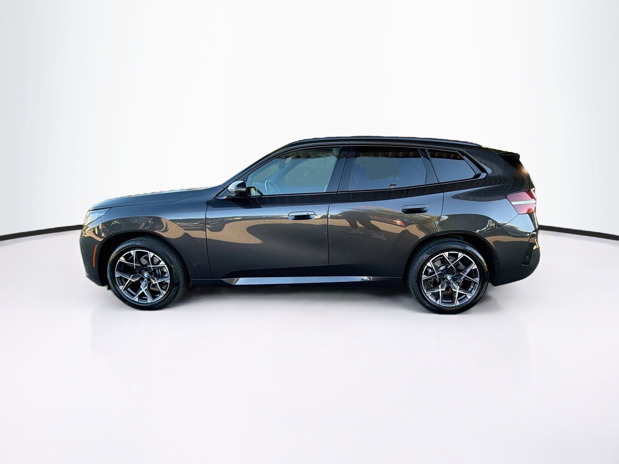 Used 2025 BMW X3 xDrive30i AWD/4WD image 4