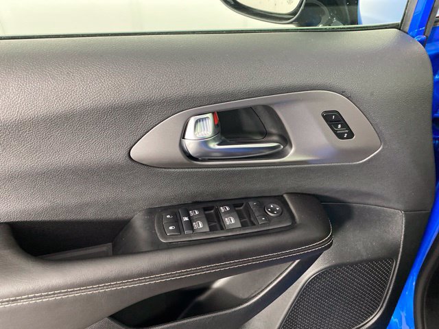 Used 2026 Chrysler Pacifica Select FWD image 14