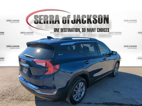 Used 2022 GMC Terrain SLT w/ Infotainment Package II image 9