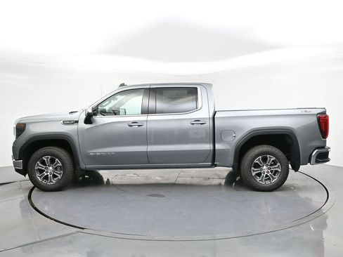 New 2026 GMC Sierra 1500 SLE image 3