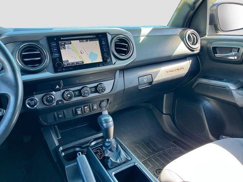 Used 2019 Toyota Tacoma TRD Sport image 22